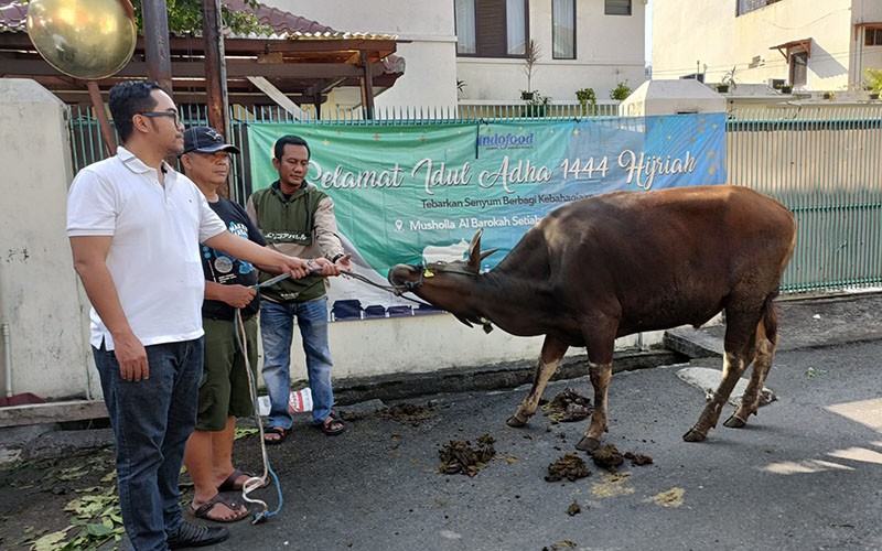Indofood Salurkan Bantuan Hewan Kurban Idul Adha 2023 - Bagian 1