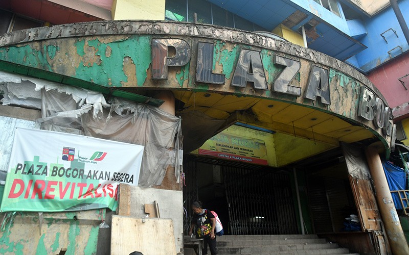 Ratusan Pedagang Mulai Kosongkan Lapak Plaza Bogor - Bagian 1