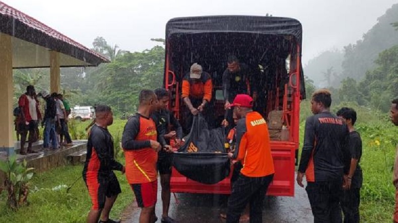 Longboat Angkut 18 Penumpang Tenggelam di Kaimana, 4 Tewas 5 Hilang
