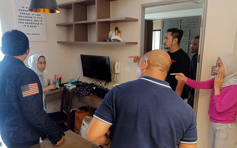 Tampang Si Kembar Rihana Rihani Ditangkap, Buron Kasus Penipuan Jual Beli iPhone - Bagian 2