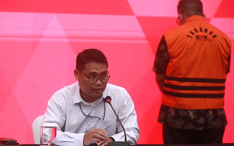 KPK Tahan Sekretaris DPRD Kabupaten Pemalang - Bagian 2