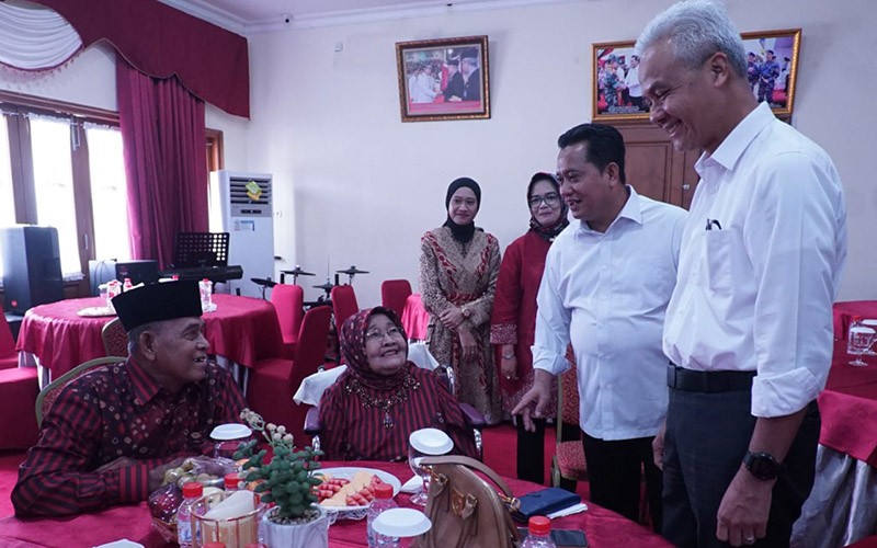 Berkunjung ke Banyuasin, Ganjar Dijamu Empek-Empek oleh Bupati Askolani - Bagian 2