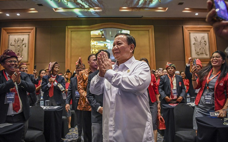 Prabowo Pakai Ulos di Hadapan Masyarakat Adat Batak Marga Simbolon - Bagian 3