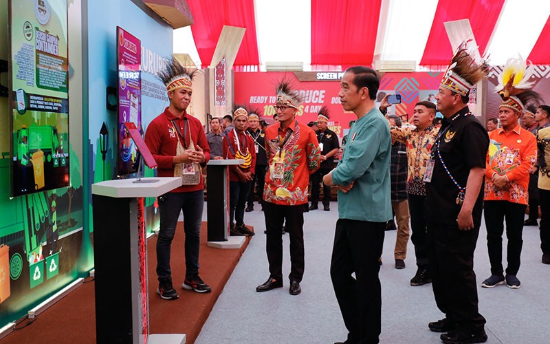 Presiden Jokowi Didampingi Kepala BIN Budi Gunawan Buka Papua Street Carnival - Bagian 2