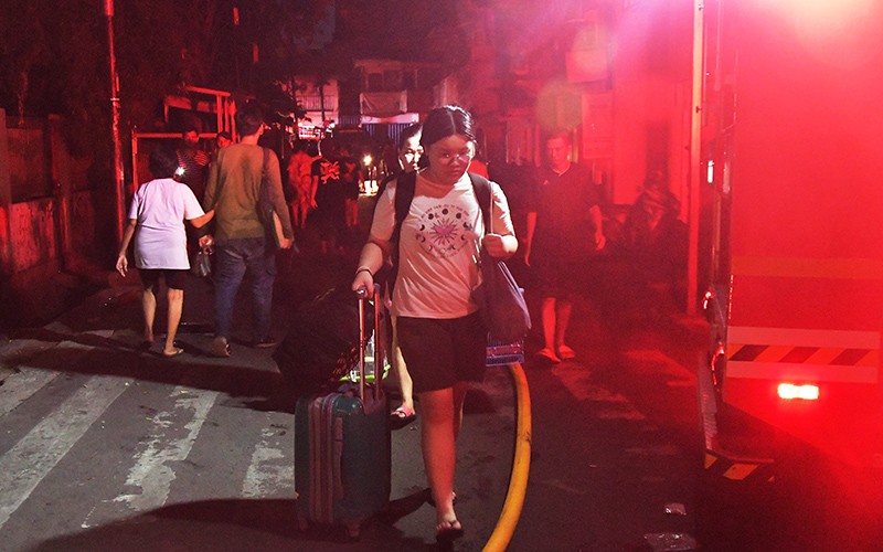 Kebakaran Permukiman Padat di Tambora, 25 Mobil Damkar Dikerahkan - Bagian 1