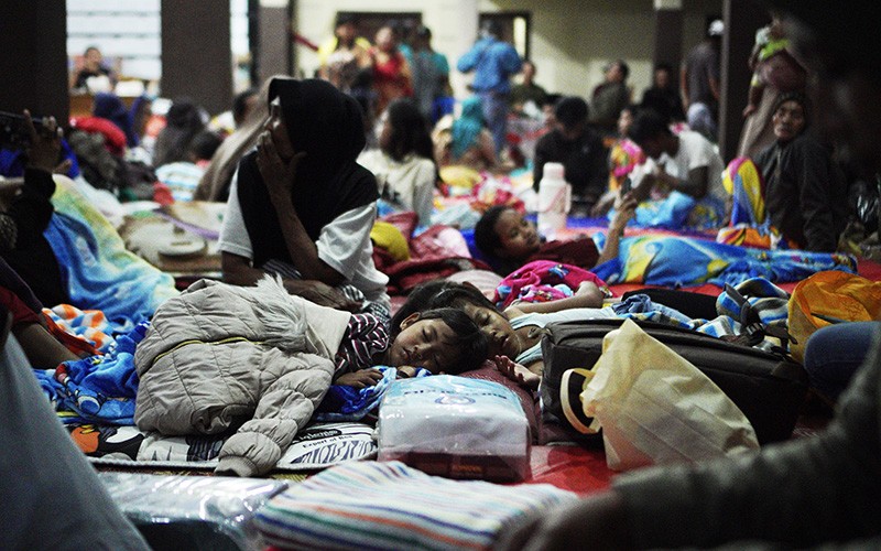 Dampak Banjir Lahar Hujan Gunung Semeru, 1.038 Orang Mengungsi - Bagian 2