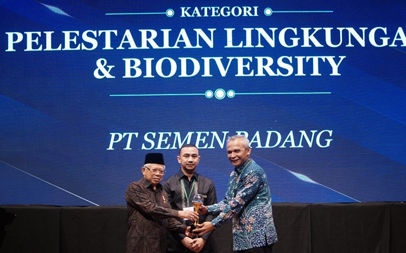 Wapres Ma'ruf Amin Serahkan Padmamitra Award 2022 - Bagian 1