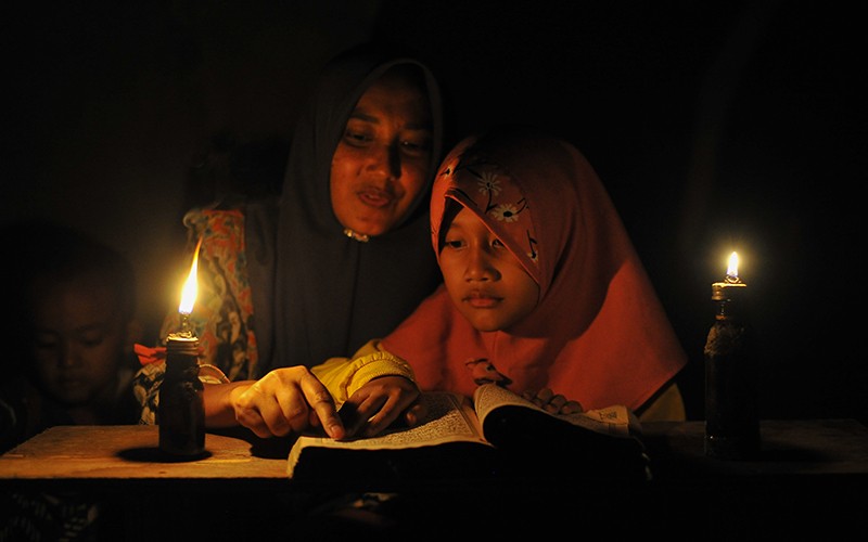 Potret Warga Dusun Geragai Jambi Hidup Puluhan Tahun Tanpa Listrik - Bagian 1