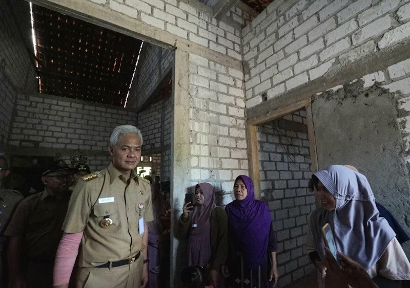 Ganjar Senang Bantuan Perbaikan Rumah Tidak Layak Huni Melebihi Ekspetasi - Bagian 1