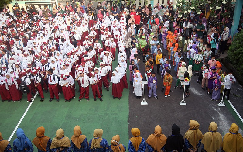 Ekspresi Siswa Baru Hari Pertama Masuk Sekolah Tahun Ajaran 2023/2024 - Bagian 2