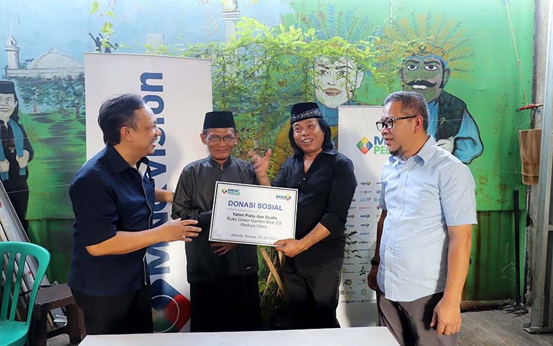 MNC Vision dan MNC Peduli Berikan Bantuan kepada Masyarakat Dhuafa di Kedoya - Bagian 1