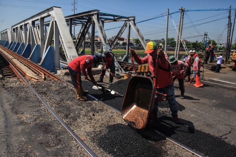 Kemenhub Sarankan Larangan Truk Trailer Lewat Perlintasan Madukoro - Bagian 1