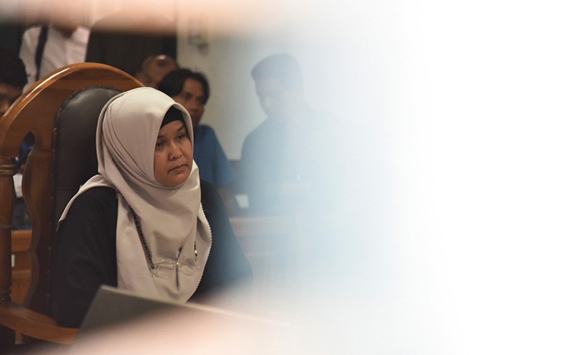 Tampang Terdakwa Kasus Suntik Vaksin Covid-19 Kosong Divonis 3 Bulan Penjara - Bagian 2