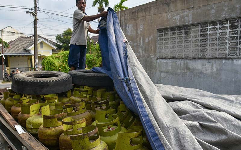 Duh, Tempat Ini Oplos Gas Elpiji 3 Kg ke 12 Kg saat Sedang Langka - Bagian 1