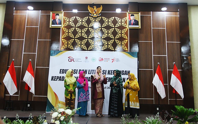 OJK Berikan Literasi Keuangan kepada Perempuan Berkemajuan Riau - Bagian 2