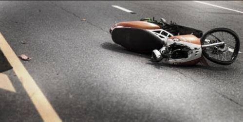 Kecelakaan Maut Motor Tabrak Truk di Jombang, Ayah Tewas Istri–Anak Luka Berat