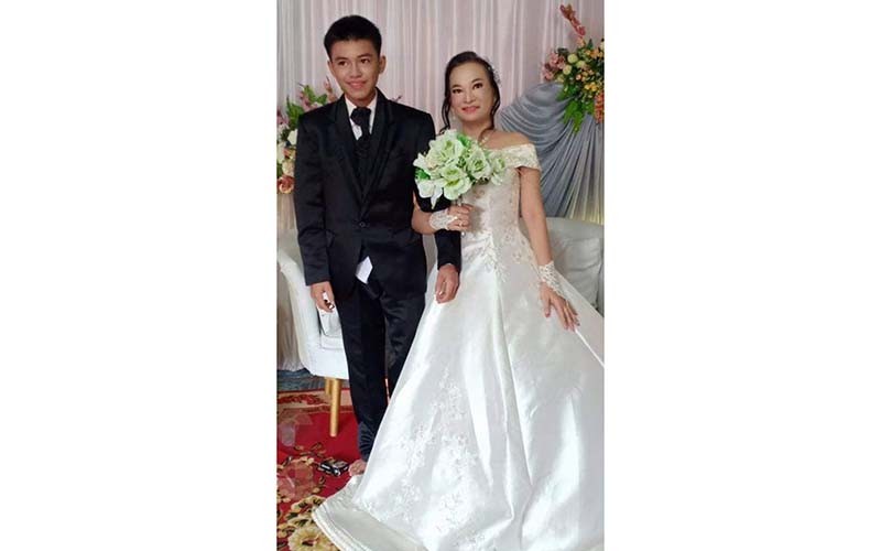 Potret Pernikahan Pemuda 16 Tahun dengan Perempuan 41 Tahun: Sahabat Mama jadi Istri - Bagian 3