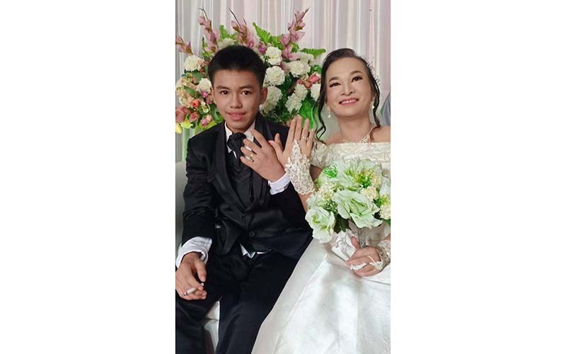 Potret Pernikahan Pemuda 16 Tahun dengan Perempuan 41 Tahun: Sahabat Mama jadi Istri - Bagian 1