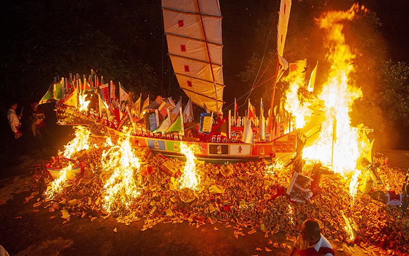 Ritual Bakar Tongkang, Bentuk Rasa Syukur Warga Tionghoa - Bagian 1