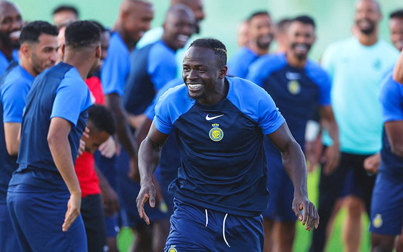 Tawa Lepas Cristiano Ronaldo Sambut Sadio Mane Latihan Perdana bersama Al Nassr - Bagian 1
