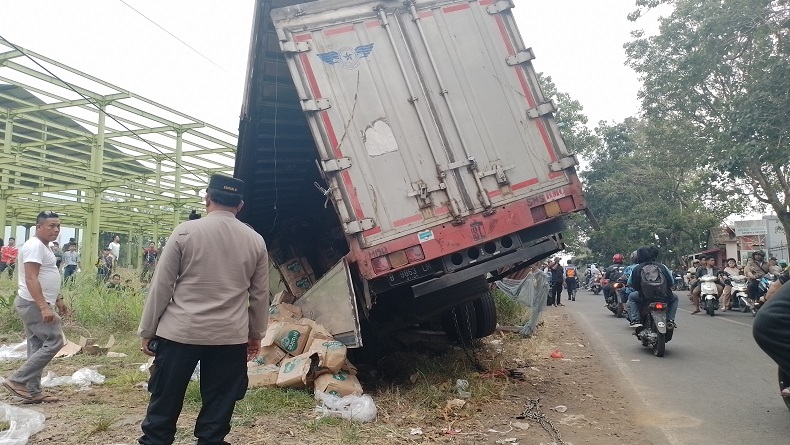 Korban Tewas Tabrakan Beruntun 9 Kendaraan di Cianjur Tambah Jadi 2 Pengendara Motor