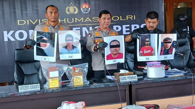  Densus 88 Tangkap 5 Tersangka Jaringan Pengeboman Polsek Astanaanyar, Ini Perannya