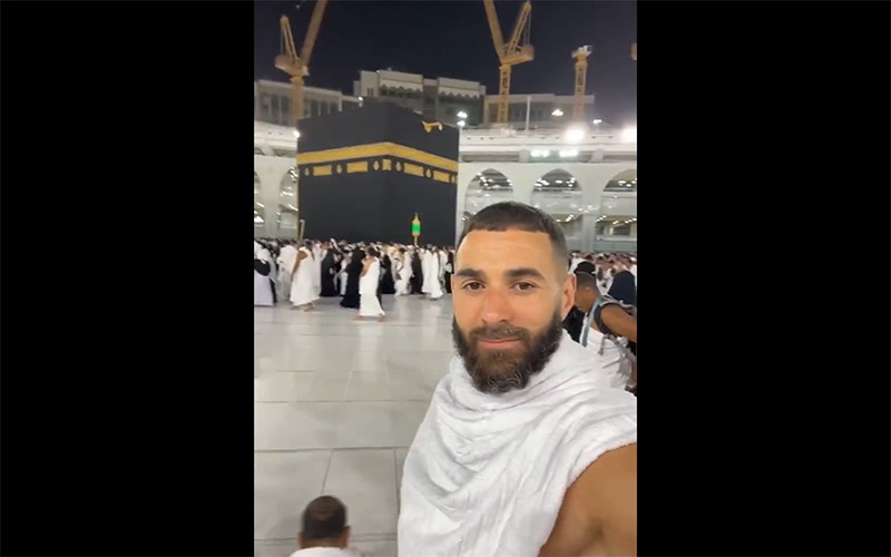 Karim Benzema Umrah Menyusul Sadio Mane ke Tanah Suci - Bagian 1