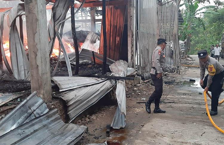 Gudang Rongsok di Bantul Terbakar, Kerugian Capai Rp300 Juta