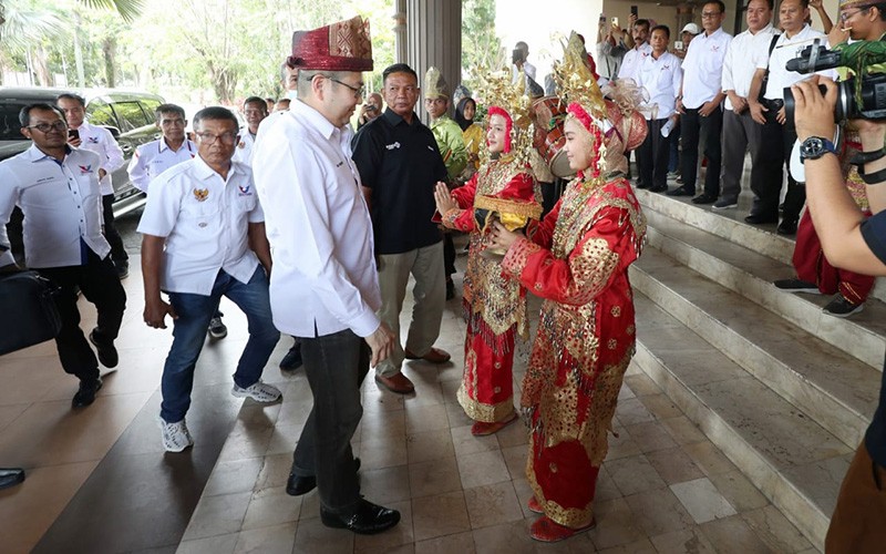 Ketum Partai Perindo Konsolidasi Bacaleg di Sumatera Barat - Bagian 1