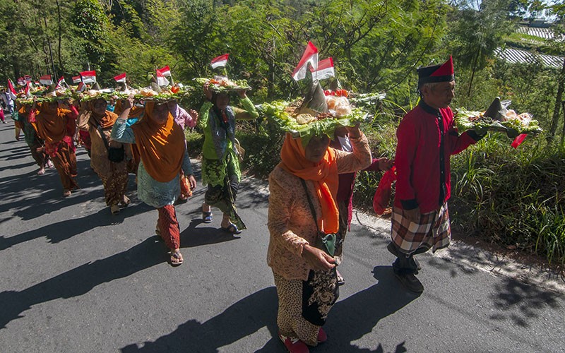 Kirab 1.000 Tumpeng di Lereng Gunung Merbabu - Bagian 2