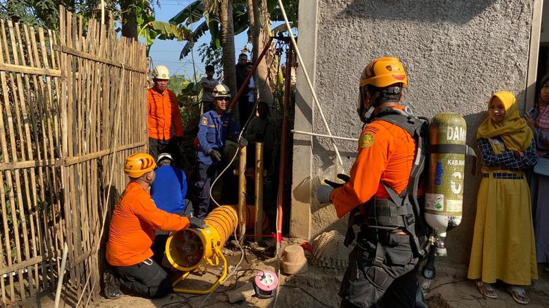 Dramatis, Tim SAR Gabungan Evakuasi 2 Pekerja Gali Sumur Tertimpa Material di Magelang 