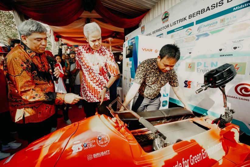 Foto-Foto Ganjar Luncurkan Perahu Listrik di Cilacap, Bantu Nelayan Hemat Pengeluaran - Bagian 4