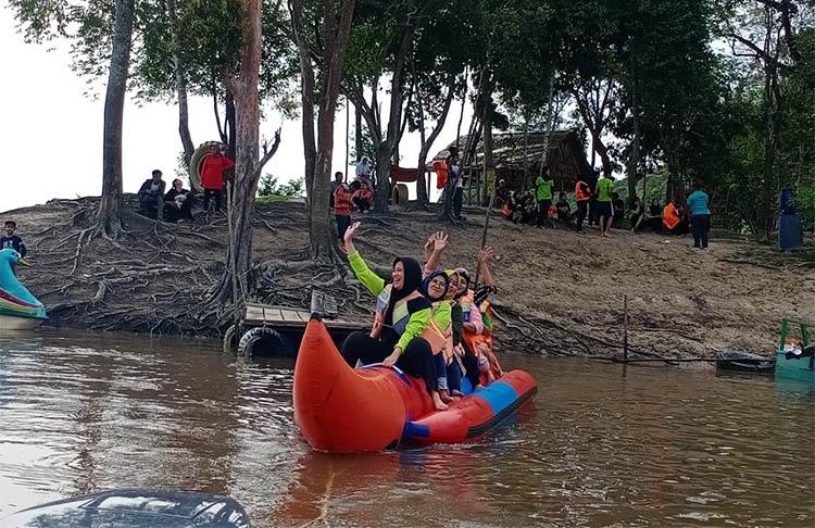 Dampak Kemarau Panjang, Objek Wisata Danau Tangkas Muarojambi Kering