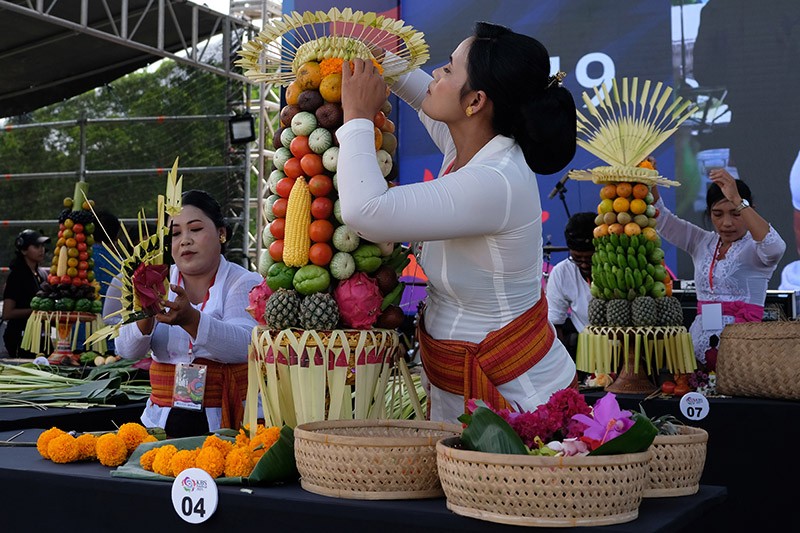 Lomba Merangkai Gebongan di Bali - Bagian 2