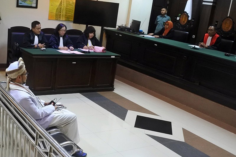 Santriwati Dicabuli, Pengasuh Pondok Pesantren di Jember Divonis 8 Tahun Penjara - Bagian 2
