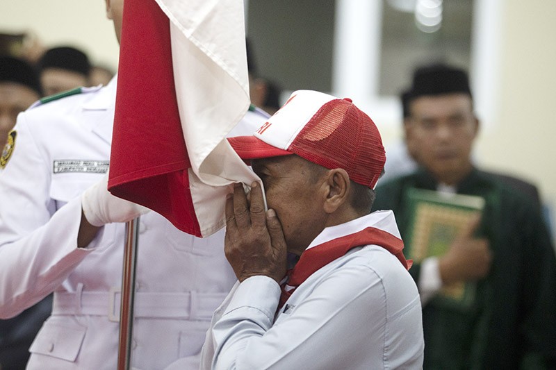 Sumpah Setia kepada NKRI, 121 Mantan Anggota NII Cium Bendera Merah Putih - Bagian 1