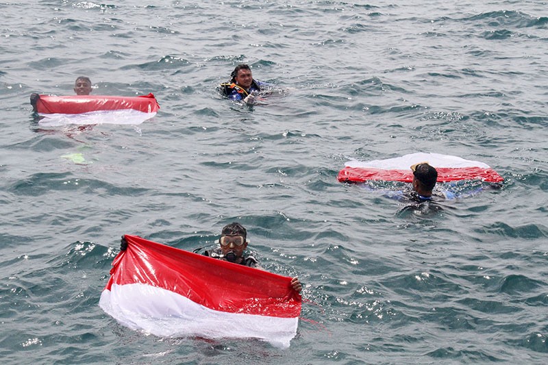 Pengibaran Bendera Merah Putih di Bawah Laut Aceh - Bagian 1