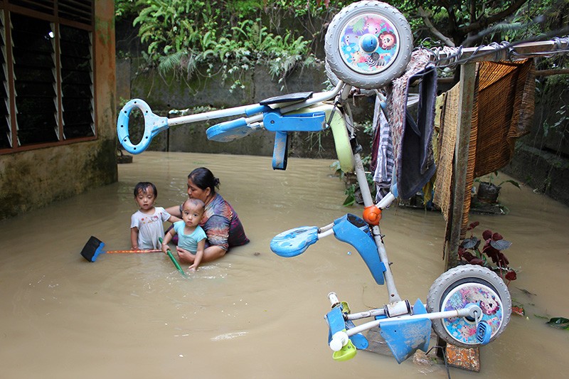 Curah Hujan Tinggi, Kota Medan Banjir hingga Permukiman - Bagian 1