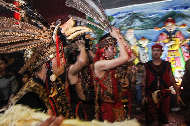 Kerasukan Arwah Leluhur saat Ritual Ledang Dayak  - Bagian 1