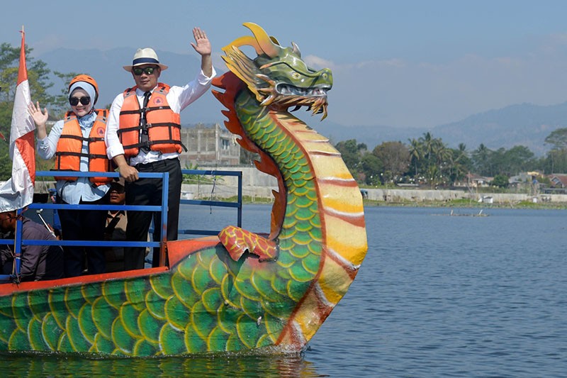 Gubernur Jawa Barat Ridwan Kamil Soft Launching Situ Bagendit di Garut - Bagian 1