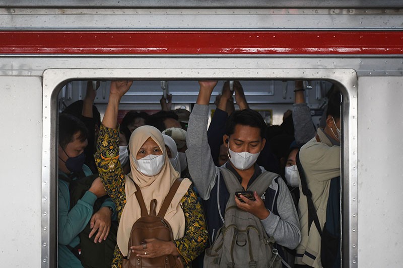 Warga Beraktivitas di Jakarta Diimbau Pakai Masker Antisipasi Dampak Polusi Udara  - Bagian 1