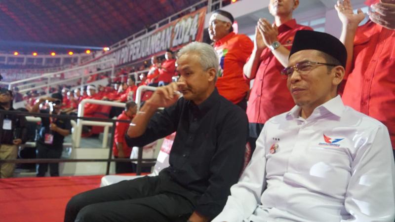 Ganjar Pranowo Semringah Bertemu TGB saat Apel Siaga PDIP Jateng: Terima Kasih Pak!