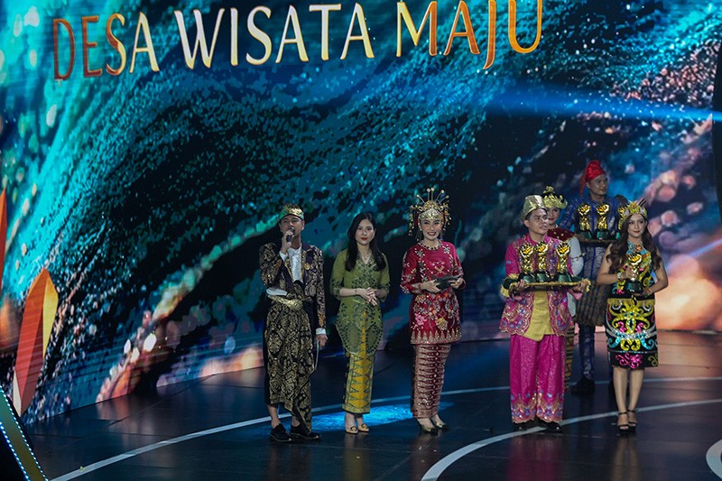 Wamenparekraf Angela Tanoesoedibjo Serahkan Anugerah Desa Wisata Indonesia 2023 - Bagian 3