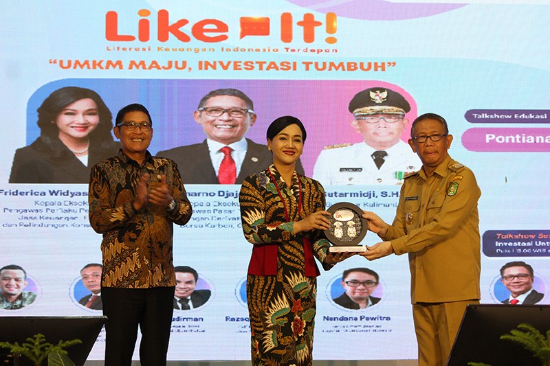 OJK Gelar Literasi Keuangan Indonesia Terdepan di Pontianak - Bagian 2