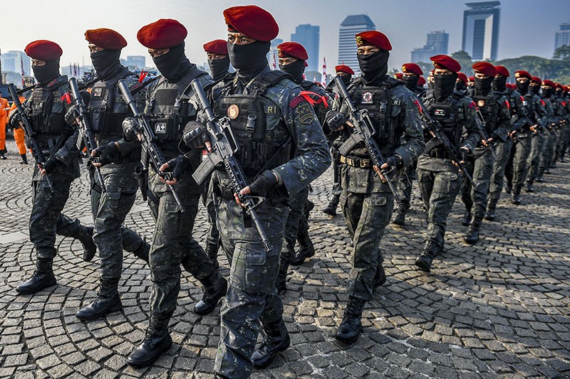 Jarang Terlihat, Pasukan Densus 88 Polri dengan Baret Merah Berseragam Loreng  - Bagian 1