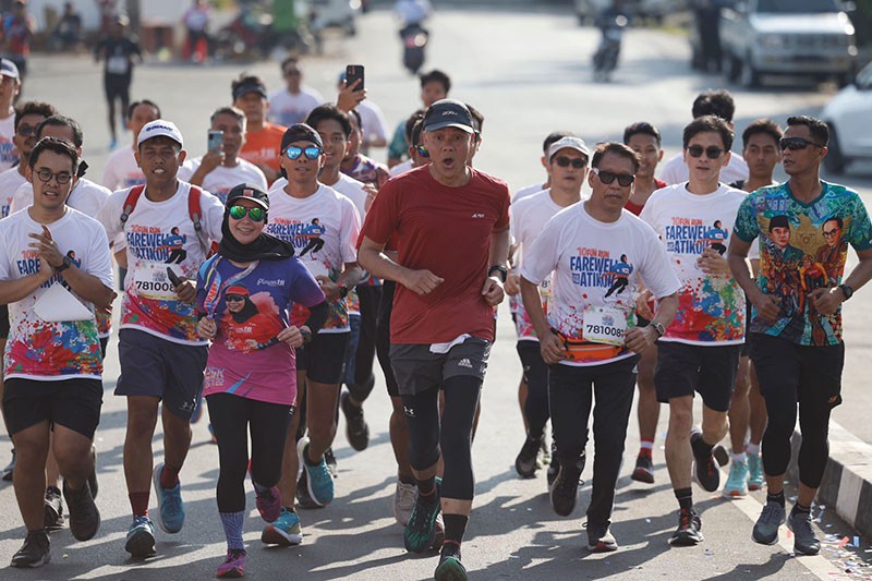 Momen Komunitas Lari Jawa Tengah Gelar Fun Run Farewell untuk Ganjar Pranowo dan Siti Atikoh - Bagian 1