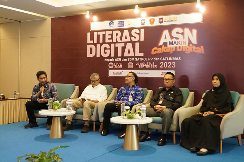 Anggota Satpol PP dan Linmas Dibekali Literasi Digital oleh Kemenkominfo - Bagian 1