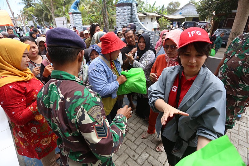 IFG Bike Charity, Ratusan Warga Pesisir Pangandaran Dapat Bansos dan Sembako - Bagian 4