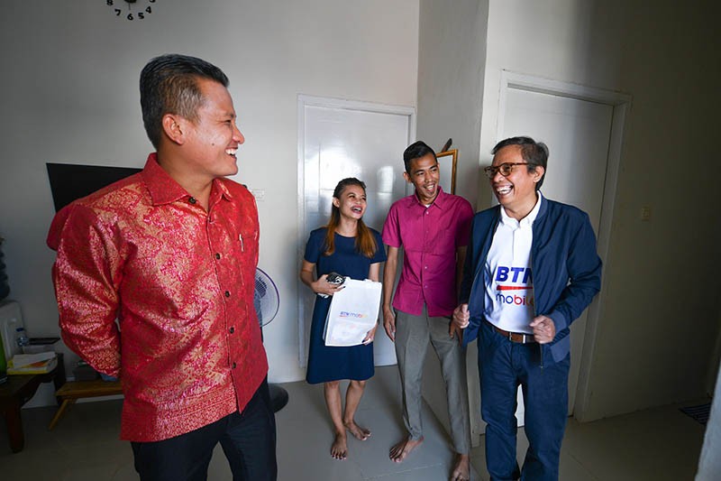 Direksi Bank BTN Terjun Langsung Layani Nasabah - Bagian 1
