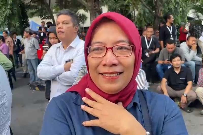 Ganjar Pranowo Pamitan, Warga Jateng Berlinang Air Mata - Bagian 1